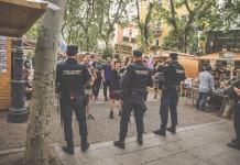 Defensa y reconocimiento a la labor de Orgullo Vallekano LGTBIQ+ en Puente de Vallekas